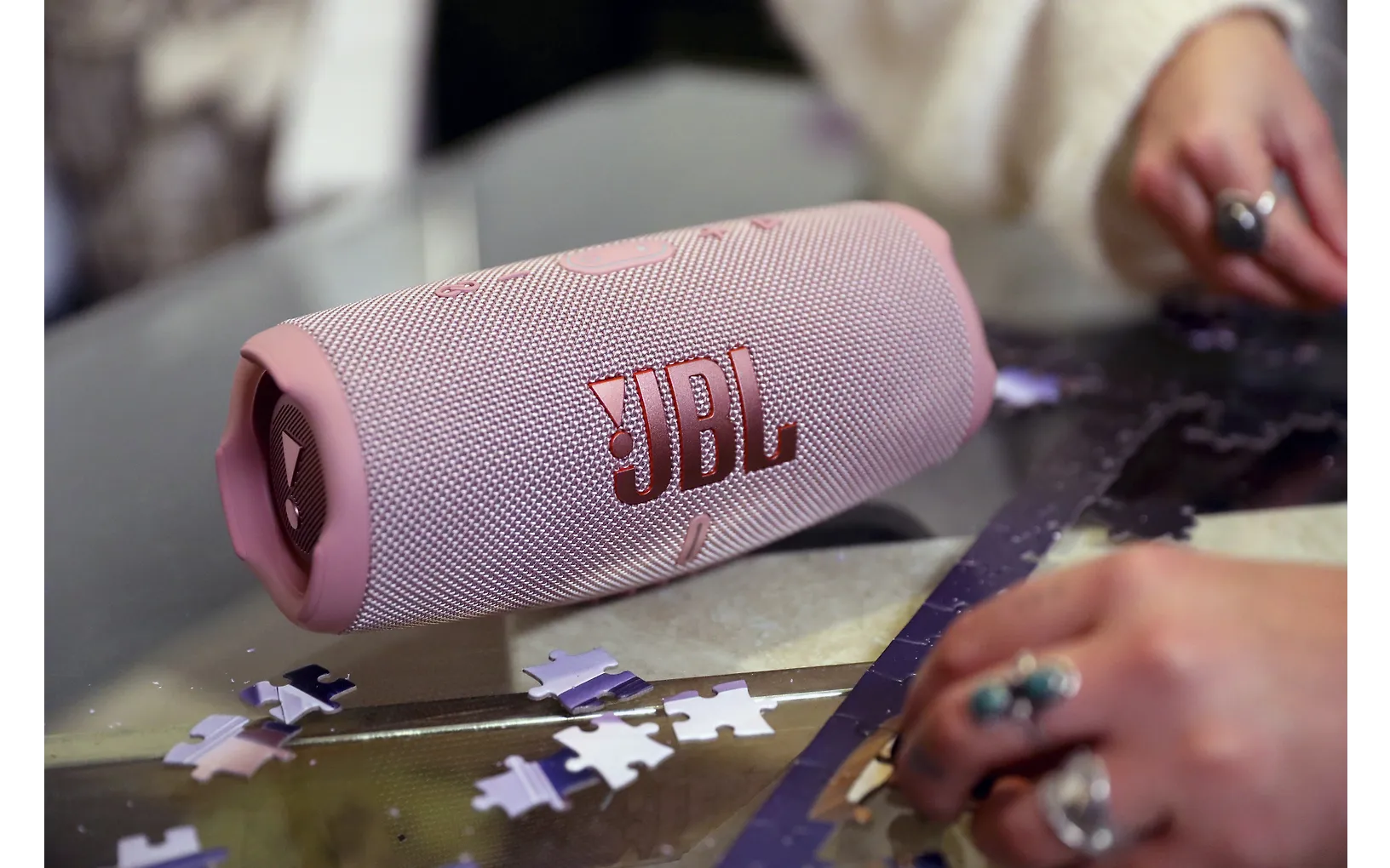 JBL Charge 5 -Bluetooth-kaiutin, vaaleanpunainen - Image 6