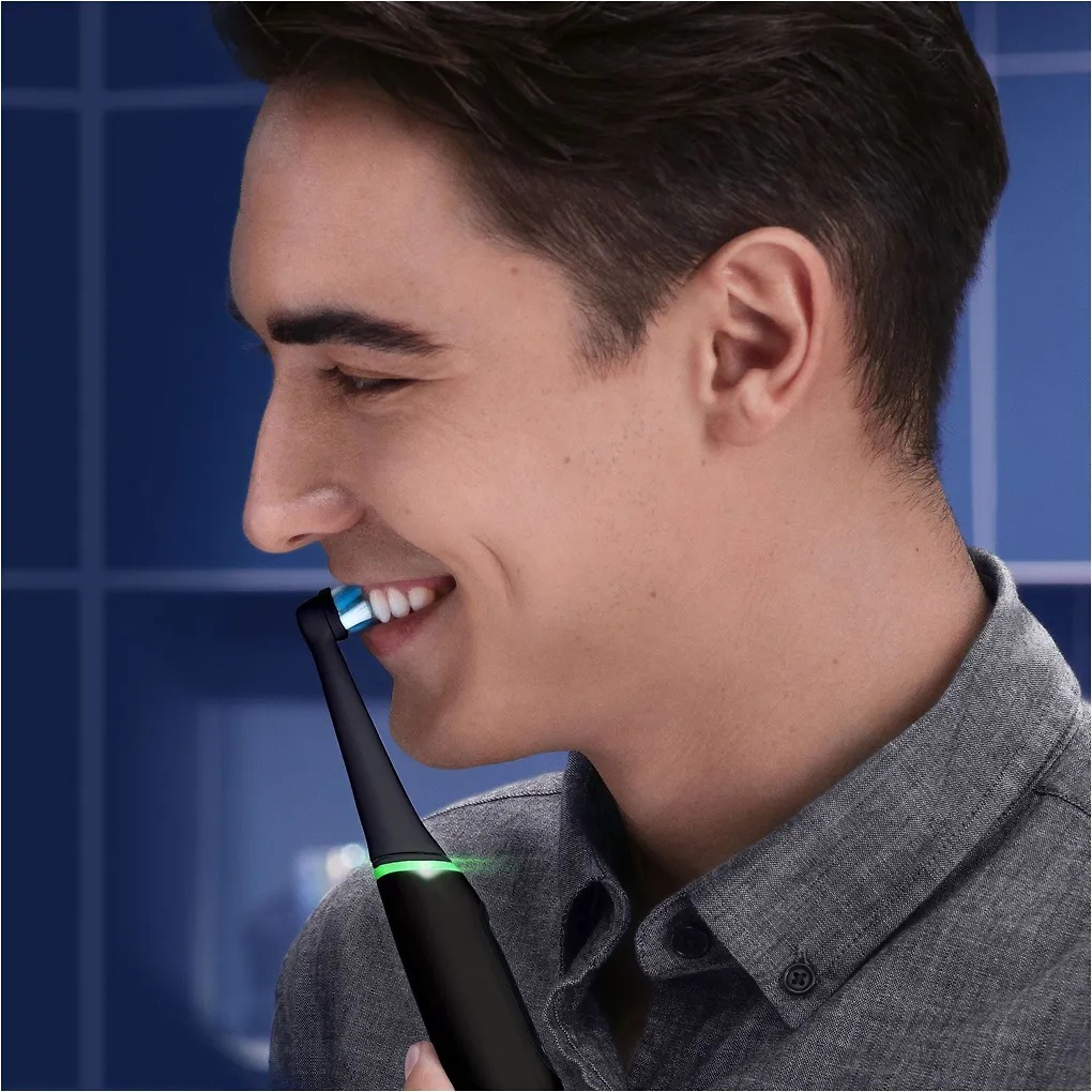 Oral-B iO Series 6 -sähköhammasharja, tuplapakkaus, musta / pinkki - Image 4