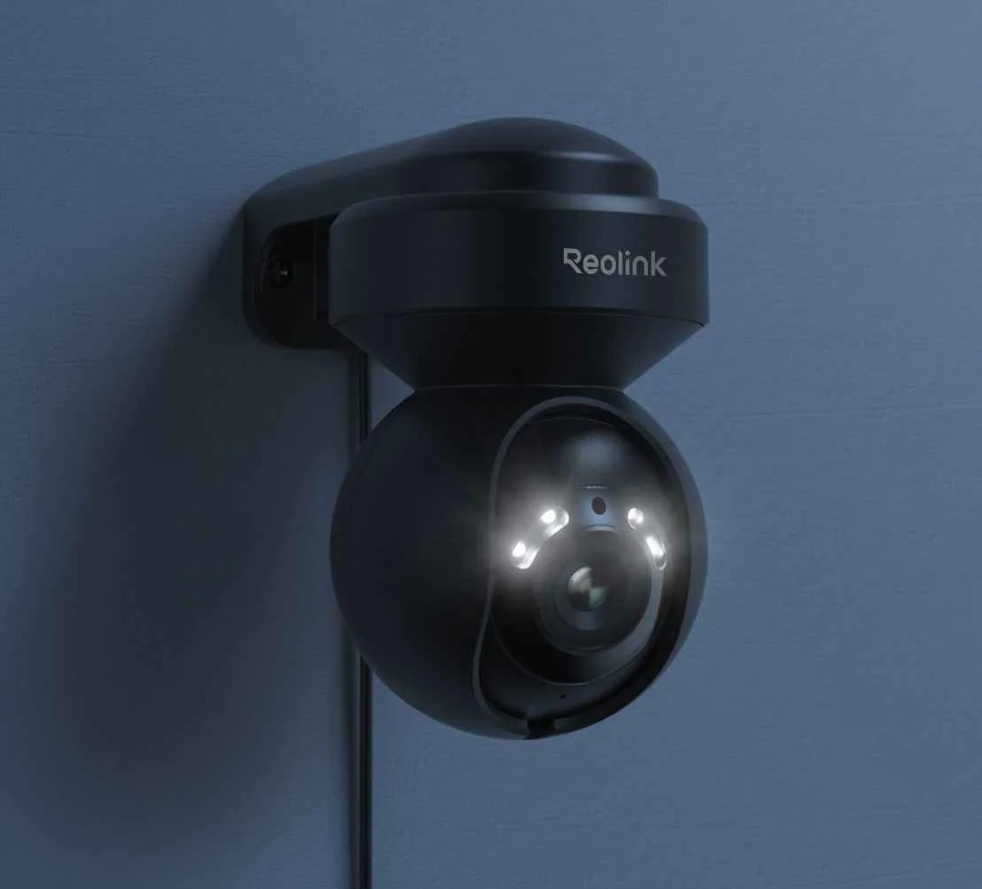 Reolink E1 Outdoor 5MP PTZ Auto Tracking AI WiFi kamera LED-kohdevaloilla (musta) - Image 4